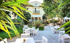 Hotel Club I Pini - Residenza D'Epoca In Versilia